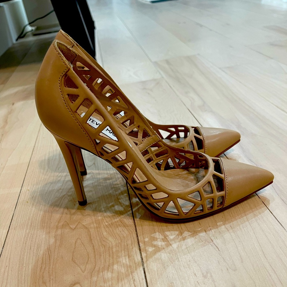 Steve Madden leather heels. Size 6